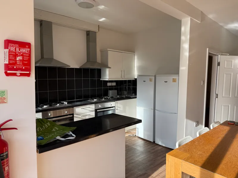 50 Clifford Street, 6 Bedroom student house NG7 3GU - Image 2